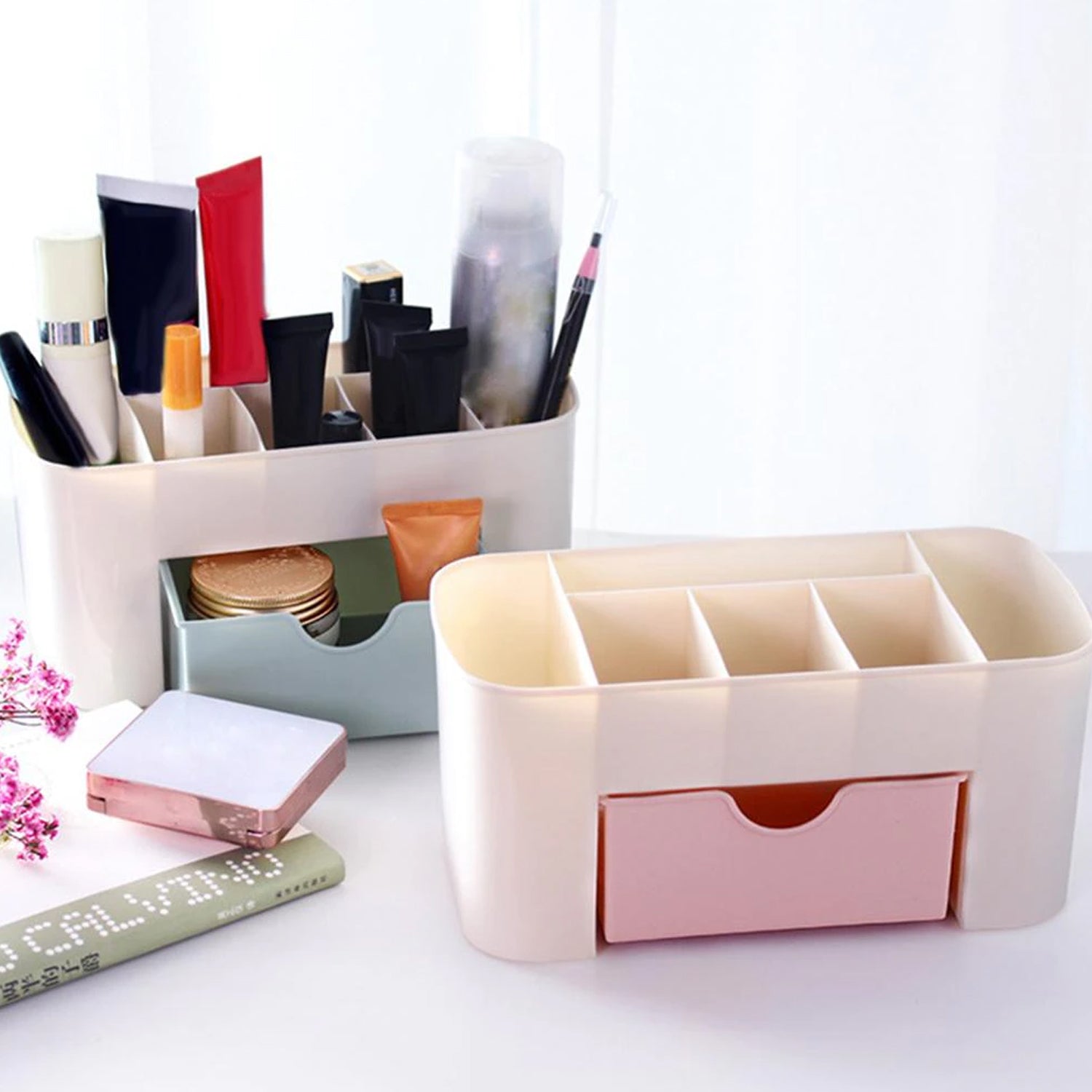 6114 Makeup Cutlery Box Used for storing makeup equipments and kits used by womens and ladies. 6114 Makeup Cutlery Box Used for storing makeup equipments and kits used by womens and ladies.